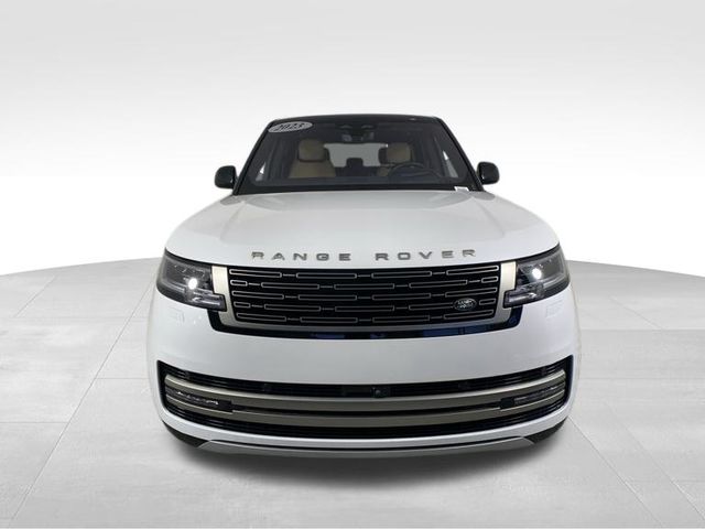 2023 Land Rover Range Rover SE 11