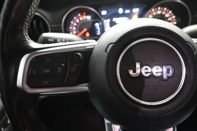 Used 2020 Black Jeep Overland image 24