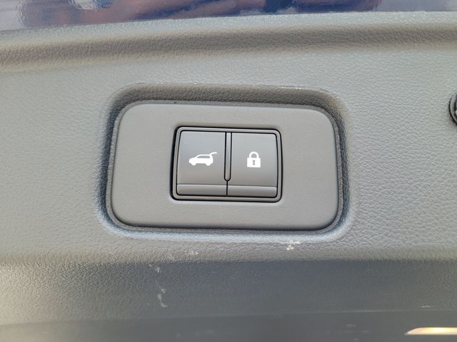 2025 Nissan Pathfinder SV - Photo 10