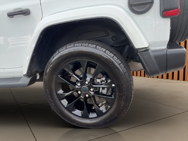 2024 JEEP WRANGLER SAHARA 4XE • 4X4 • PLUG-IN HYBRID CLEAN CARFAX • 1 OWNER BODY COLOR HARD TOP • ADAPTIVE CRUISE • APPLE CARPLAY • REMOTE START Thumbnail