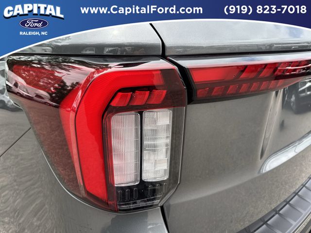 Used 2025 Gray Ford ST-Line image 15