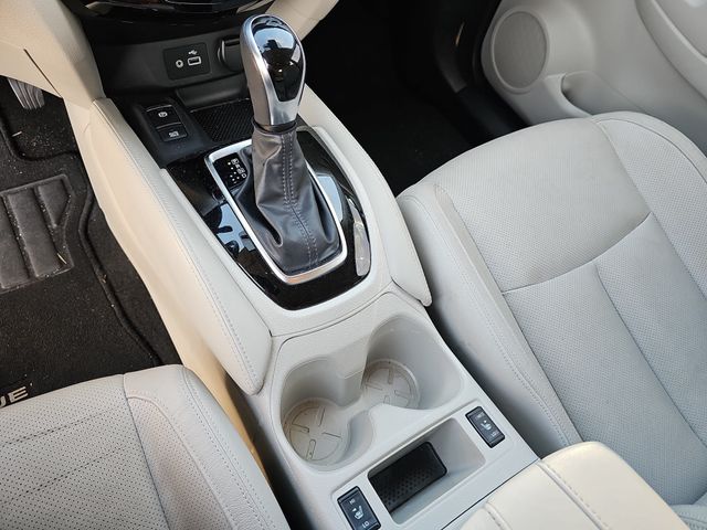 Certified Used 2020 White Nissan SL image 27