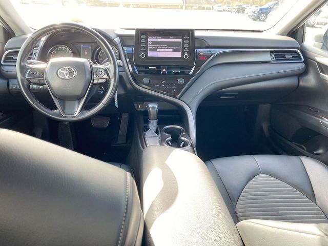 2022 Toyota Camry SE 18