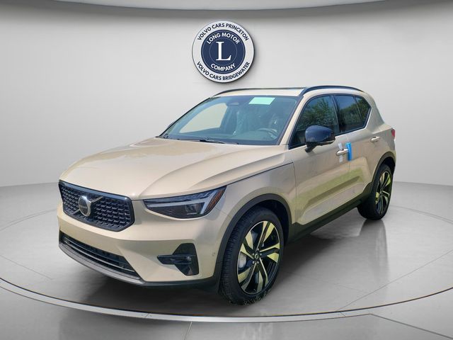 Sand Dune Metallic 2025 Volvo XC40 SUV / Crossover All-Wheel Drive Automatic