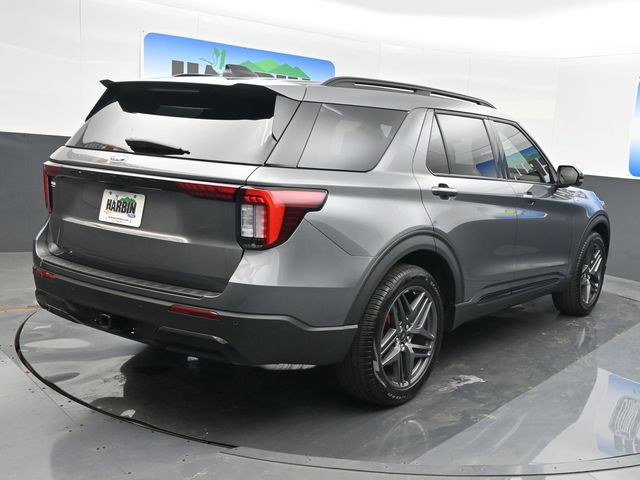 2025 Ford Explorer ST-Line photo