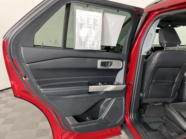Used 2022 Red Ford Limited image 30