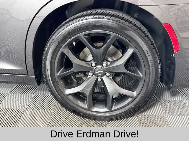 Used 2022 Chrysler 300 Sedan