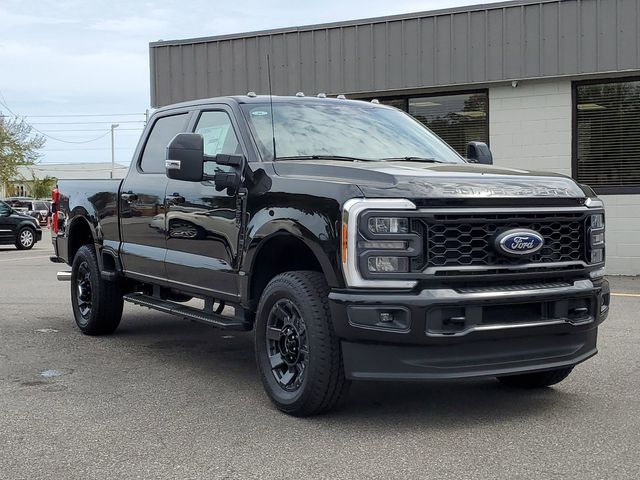 2023 Ford F-350SD Lariat 3