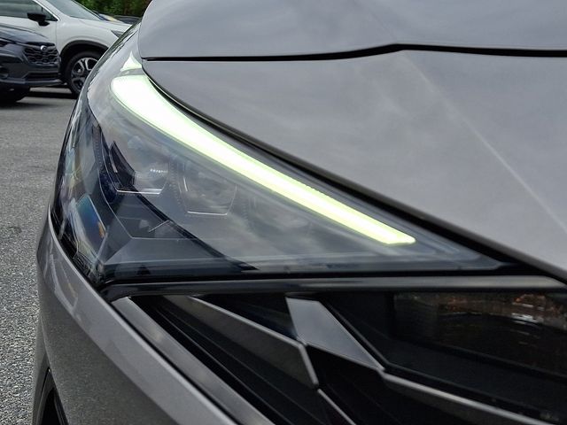 2022 Hyundai Elantra Hybrid Limited - 10