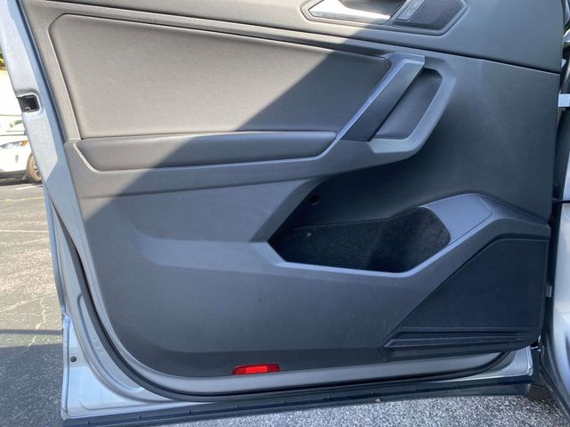 2021 Pyrite Silver Metallic Volkswagen Tiguan 2.0T SE AWD SUV