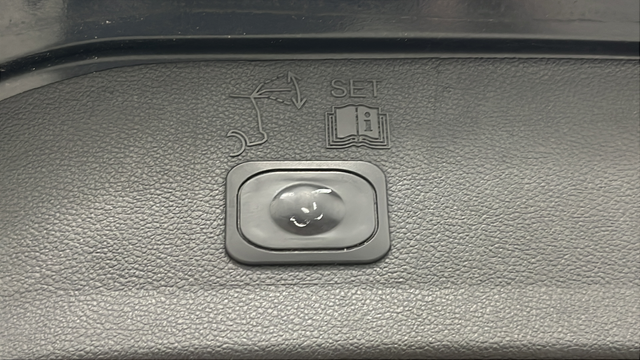 Used 2019 Sea Green Ford SEL image 27