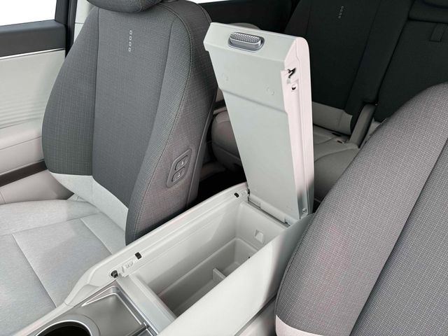 New 2026 White Hyundai SE image 18