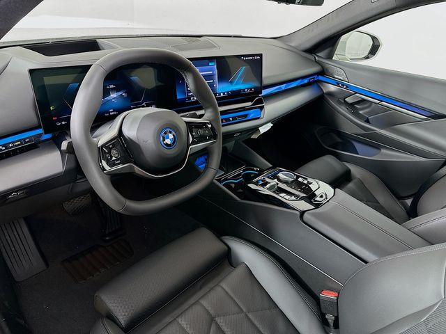 2025 BMW i5 xDrive40 9