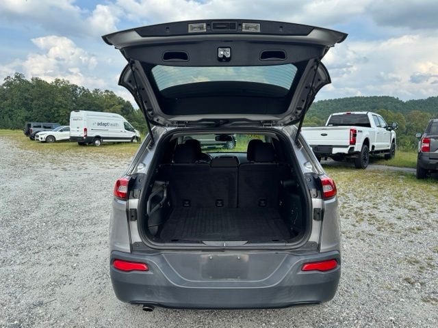Used 2017 Silver Jeep Sport image 8