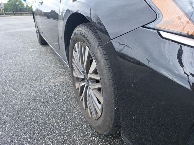 Used 2024 Black Nissan 2.5 SV image 4