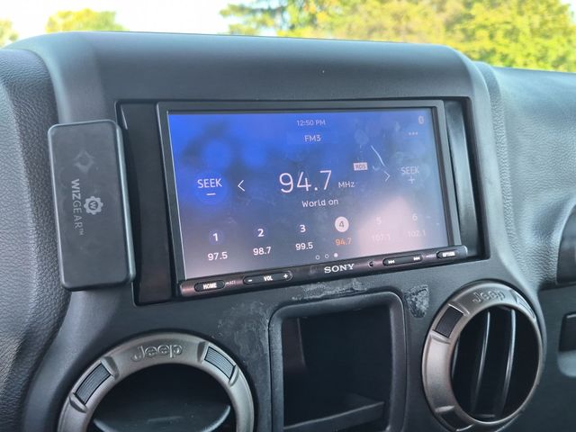 Used 2018 White Jeep Sport image 24