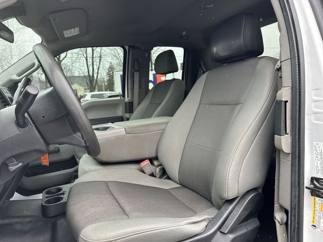 Used 2019 White Ford XL image 15