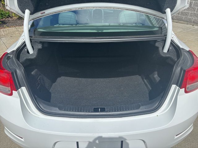 Used 2014 White Chevrolet LT image 11