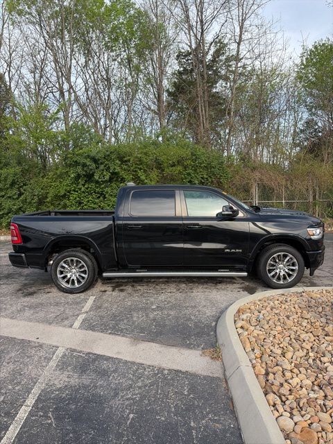 View vehicle photo 5