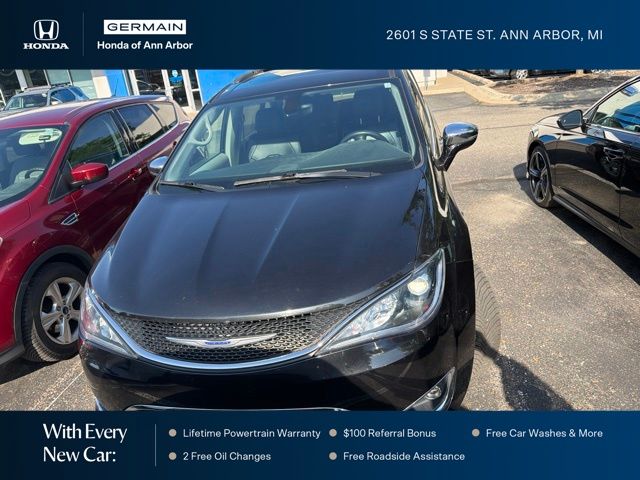 Used 2019 Brilliant Black Crystal Pearlcoat Chrysler Limited image 2