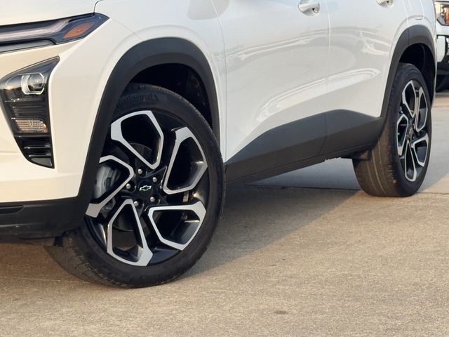 2025 Chevrolet Trax 2RS White at Ross Downing Buick GMC