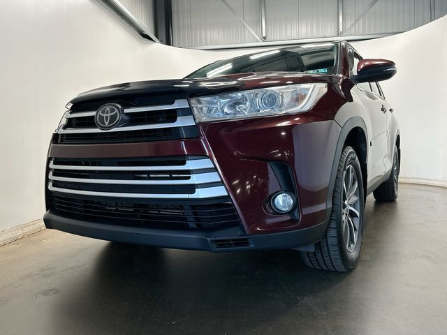 2019 Toyota Highlander XLE Red at Subaru and VW of Moon Township