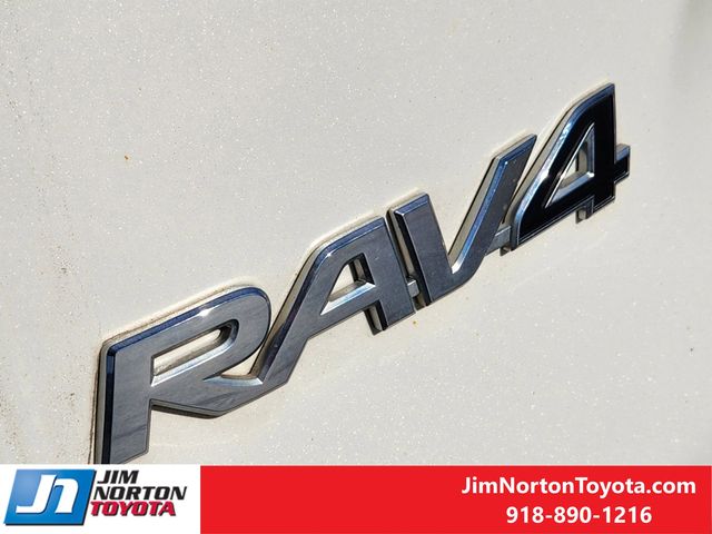 2021 Toyota RAV4 XLE Premium 13