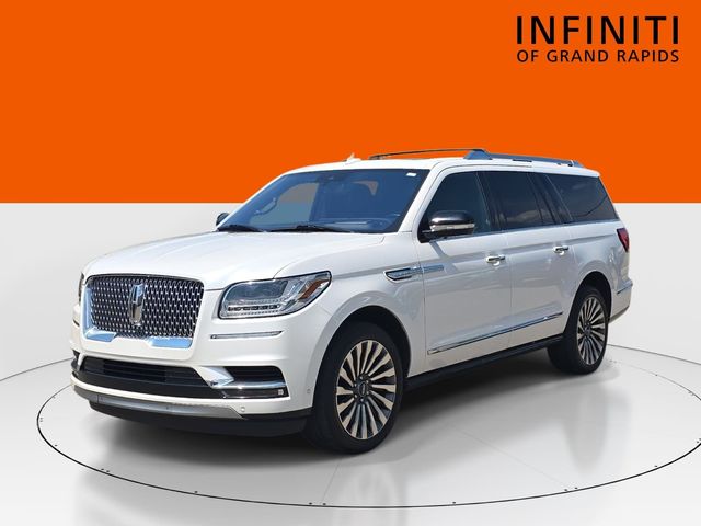 White Platinum Metallic Tri-Coat 2019 Lincoln Navigator SUV / Crossover Four-Wheel Drive Automatic