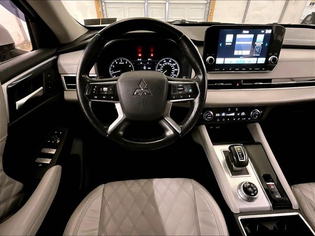 2022 Mitsubishi Outlander SEL White at Auto Express Mitsubishi