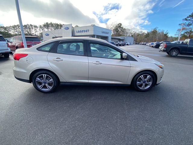 2017 Ford Focus SE 8