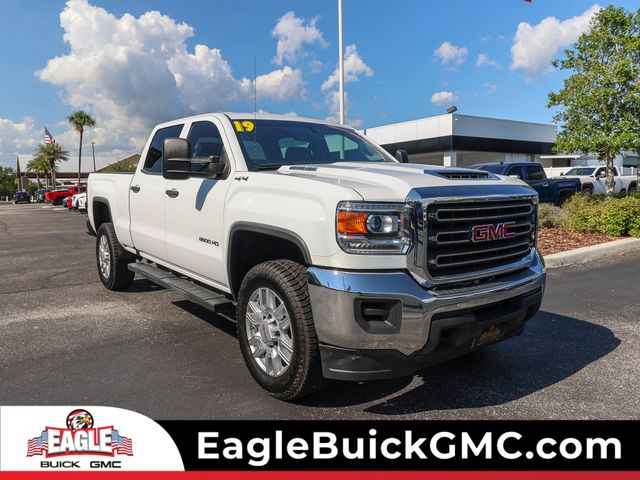 Summit White 2019 GMC Sierra 2500HD Base Crew Cab 4WD Pickup Truck Four-Wheel Drive 6-Speed Automatic