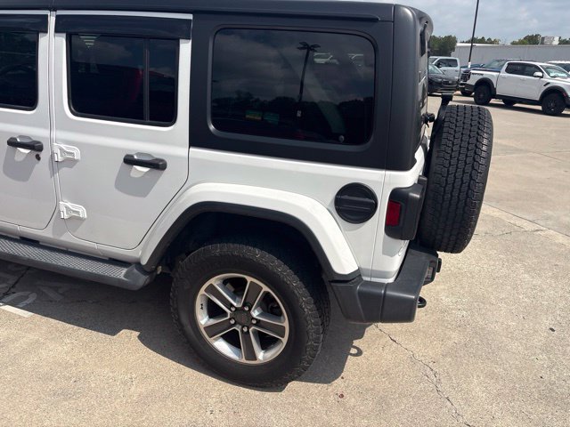 Used 2018 White Jeep Unlimited Sahara image 9