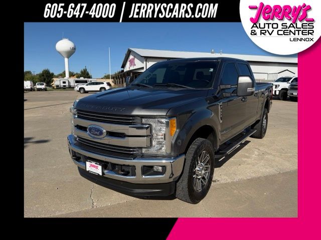  2017 Ford F-350 Super Duty Lariat Crew Cab 4WD   