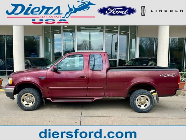 Red 2003 Ford F-150 XLT Extended Cab 4WD SB Pickup Truck Four-Wheel Drive 4-Speed Automatic Overdrive