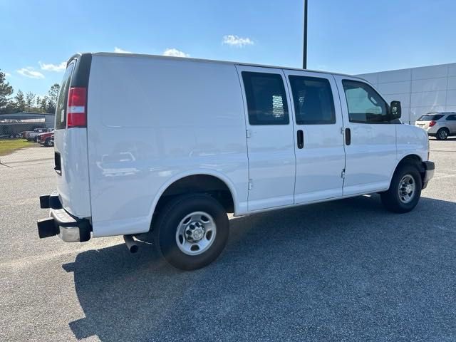 2022 Chevrolet Express 2500 Work Van 5