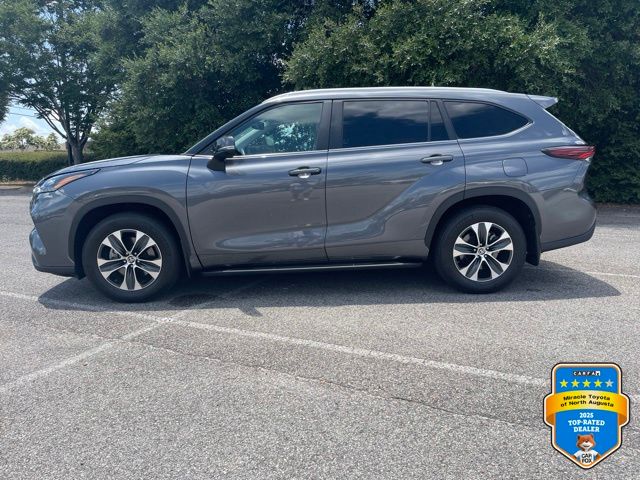Used 2025 Toyota Highlander SUV