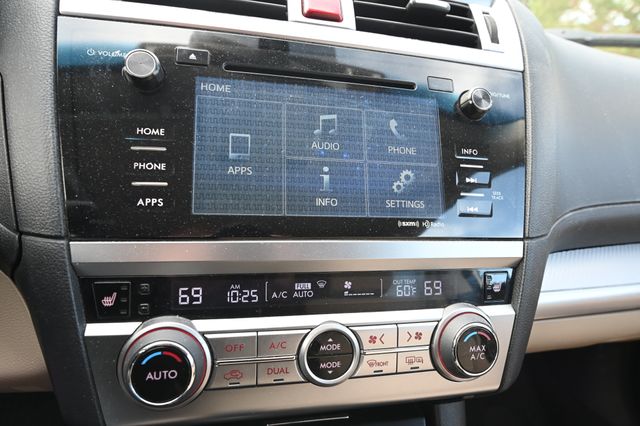 Used 2017 Gray Subaru 2.5i Premium image 10