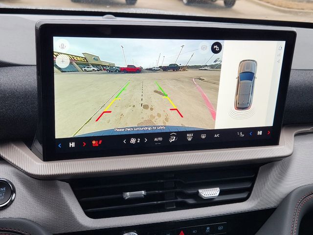 2025 Ford Explorer Active photo
