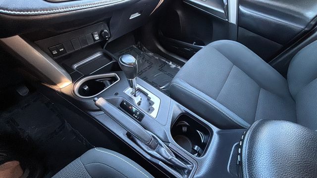 Used 2018 Gray Toyota XLE image 16