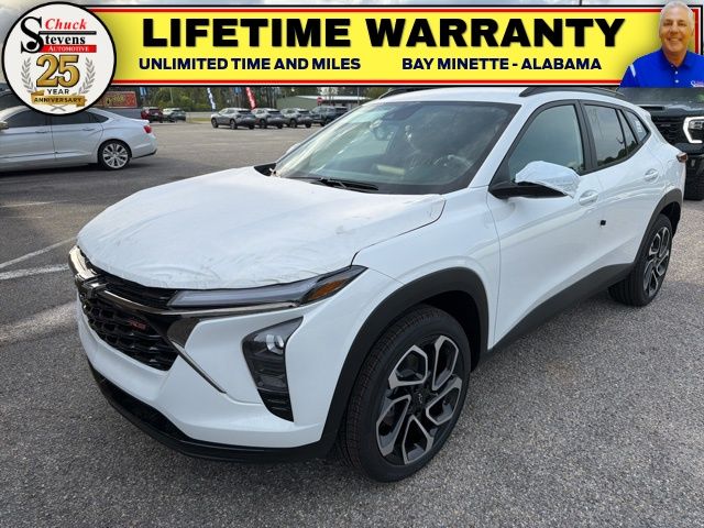 White 2026 Chevrolet Trax RS with 2RS FWD SUV / Crossover Front-Wheel Drive 6-Speed Automatic