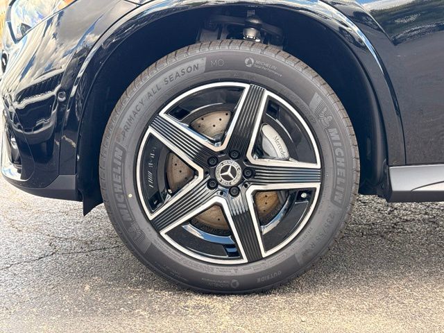 New 2026 Black Mercedes-Benz GLC 300 image 12