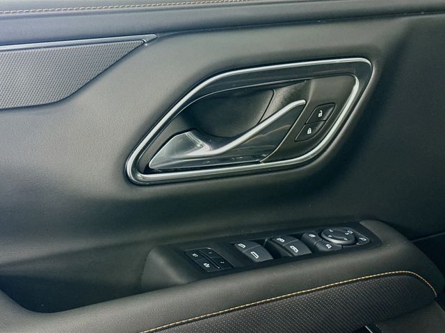 2024 Sterling Metallic GMC Yukon AT4 4X4 SUV