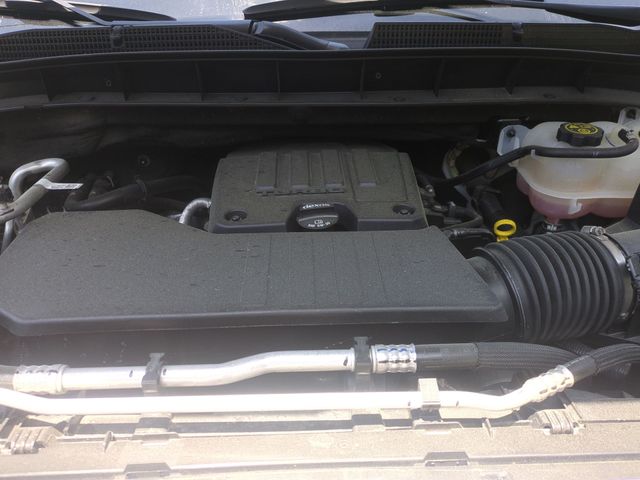 Used 2024 White GMC SLE image 25