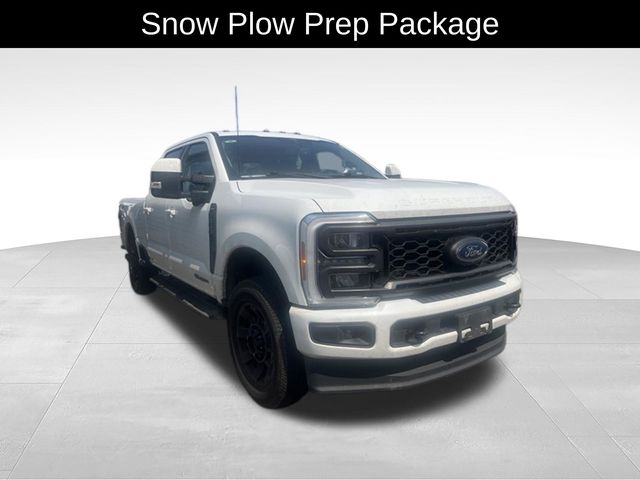 White Metallic 2023 Ford F-350 Super Duty Pickup Truck Four-Wheel Drive Automatic
