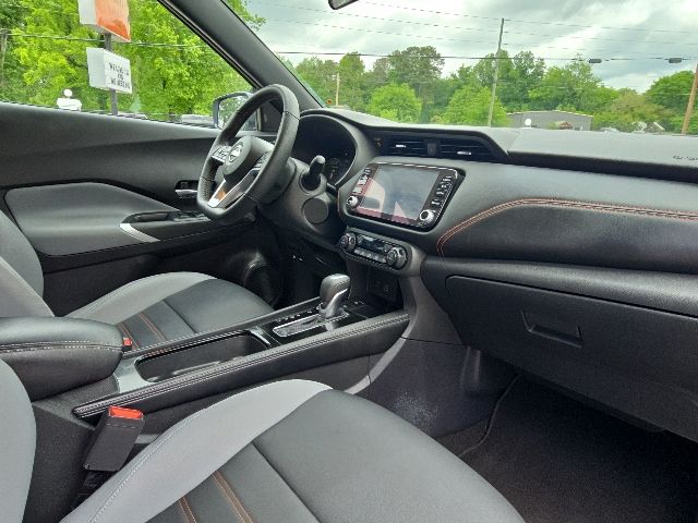 2024 Nissan Kicks SR:168732B
