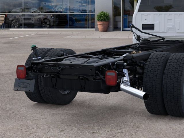 New 2026 Oxford White Ford F-550® XL image 21