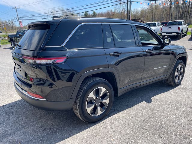2023 Jeep Grand Cherokee 4xe - Diamond Black Crystal Pearlcoat exterior view 7
