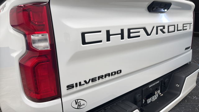 Used 2024 Summit White Chevrolet RST image 40