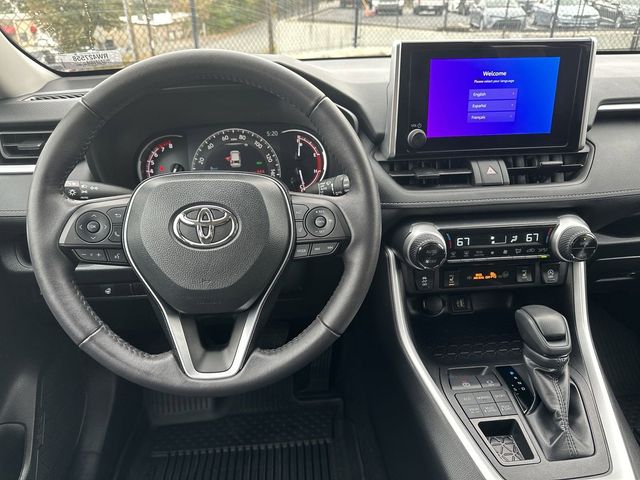 2024 Toyota RAV4 XLE 7