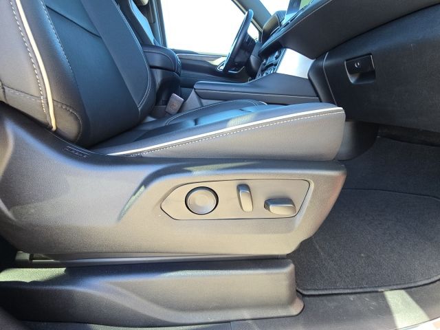 2023 Chevrolet Suburban Premier:C02421